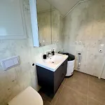 Modern 204